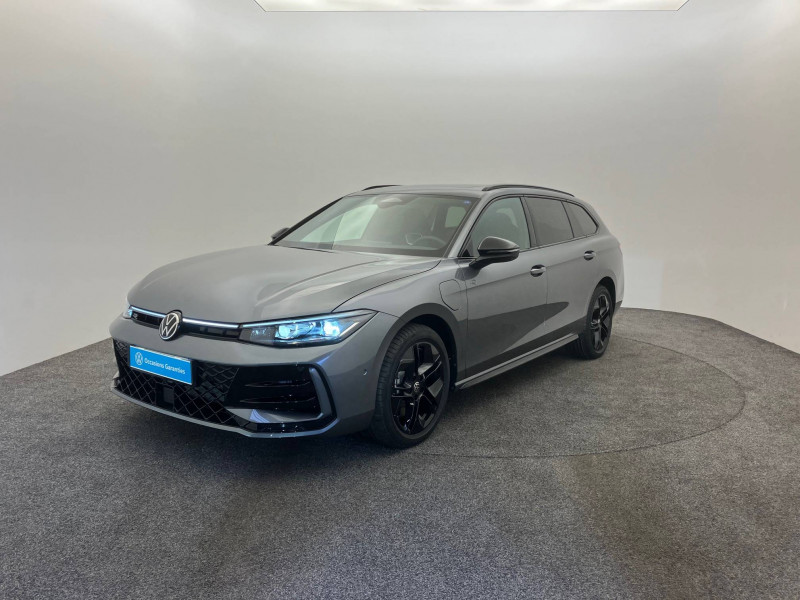 Volkswagen Passat Passat 1.5 eHybrid 272 DSG6  occasion à Blois - photo n°1