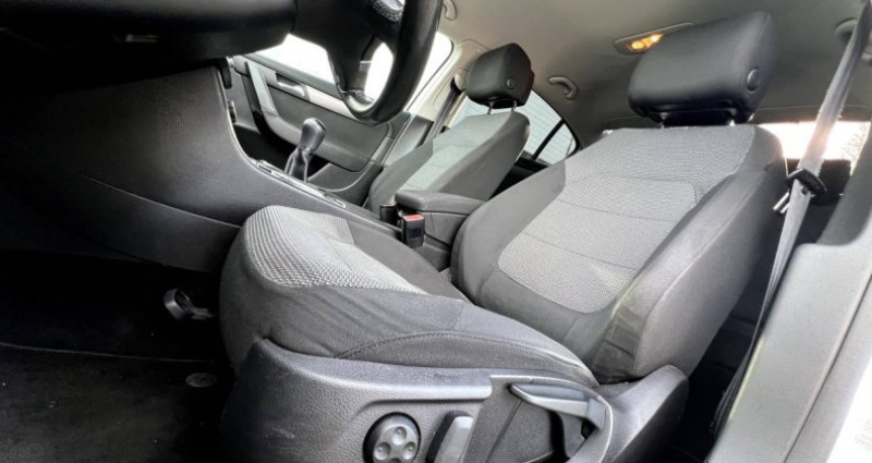 Volkswagen Passat VI 2.0 TDI 140ch Confortline 2010 - photo n°7 Volkswagen Passat VI 2.0 TDI 140ch Confortline  occasion à Tonnay Charente - photo n°7