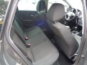 Volkswagen Polo 1.6 TDI 90CH FAP SPORTLINE 5P  occasion  Aucamville - photo n5