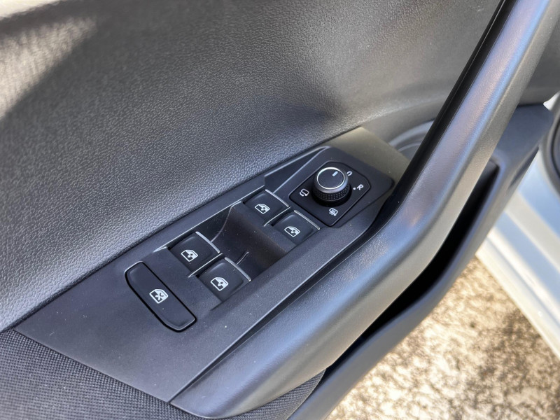 Volkswagen Polo Polo 1.0 TSI 95 S&S DSG7 Style 5p  - photo n°9 Volkswagen Polo Polo 1.0 TSI 95 S&S DSG7 Style 5p  occasion à Onet-le-Château - photo n°9