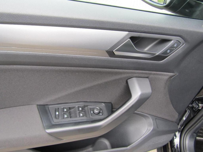 Volkswagen T-Roc 1.0 TSI 110 Start/Stop BVM 2021 - photo n°9 Volkswagen T-Roc 1.0 TSI 110 Start/Stop BVM  occasion à L'Union - photo n°9