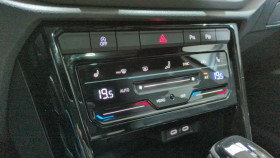 Volkswagen T-Roc 2.0 tdi 150 start/stop dsg7 r-line edition + pack design bla  occasion  Ganges - photo n16