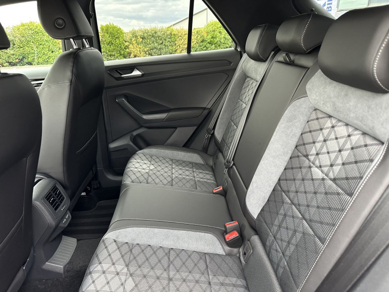 Volkswagen T-Roc 2.0 TDI 150CH R-LINE DSG7 2025 - photo n°12 Volkswagen T-Roc 2.0 TDI 150CH R-LINE DSG7  occasion à Labège - photo n°12