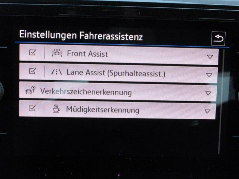Volkswagen T-Roc Life Navi ParkPilot + Kamera LED DAB+ 2022 - photo n°6 Volkswagen T-Roc Life Navi ParkPilot + Kamera LED DAB+  occasion à L'Union - photo n°6