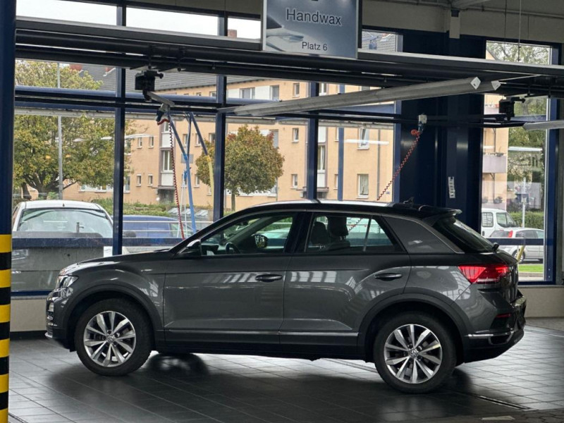 Volkswagen T-Roc Style 4Motion 1 HAND/ EURO 6 2018 - photo n°8 Volkswagen T-Roc Style 4Motion 1 HAND/ EURO 6  occasion à L'Union - photo n°8