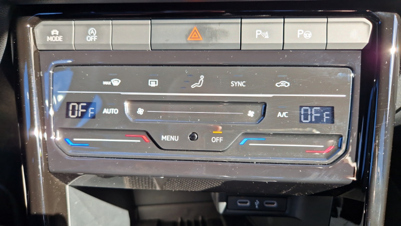 Volkswagen T-Roc T-Roc 1.5 TSI EVO2 150 Start/Stop DSG7 R-Line Edition 5p  - photo n°17 Volkswagen T-Roc T-Roc 1.5 TSI EVO2 150 Start/Stop DSG7 R-Line Edition 5p  occasion à TARBES  - photo n°17