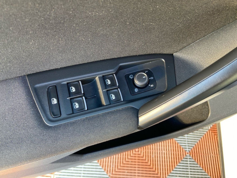Volkswagen Tiguan 2.0 TDI 115 BV6 CONFORTLINE BUSINESS 2016 - photo n°17 Volkswagen Tiguan 2.0 TDI 115 BV6 CONFORTLINE BUSINESS  occasion à Carcassonne - photo n°17