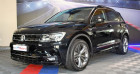 Volkswagen Tiguan occasion Noir année 2017 boite Automatique Annonce Volkswagen Tiguan occasion Essence R-Line 1.4 TSI 150 DSG GPS Hayon Attelage Front Lane App Con à Sarraltroff