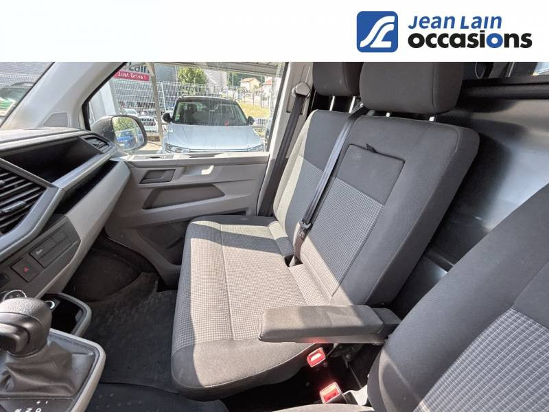 Volkswagen Transporter FOURGON 6.1 VAN L1H1 2.0 TDI 150 DSG7 BUSINESS LINE  occasion à Seyssinet-Pariset - photo n°6