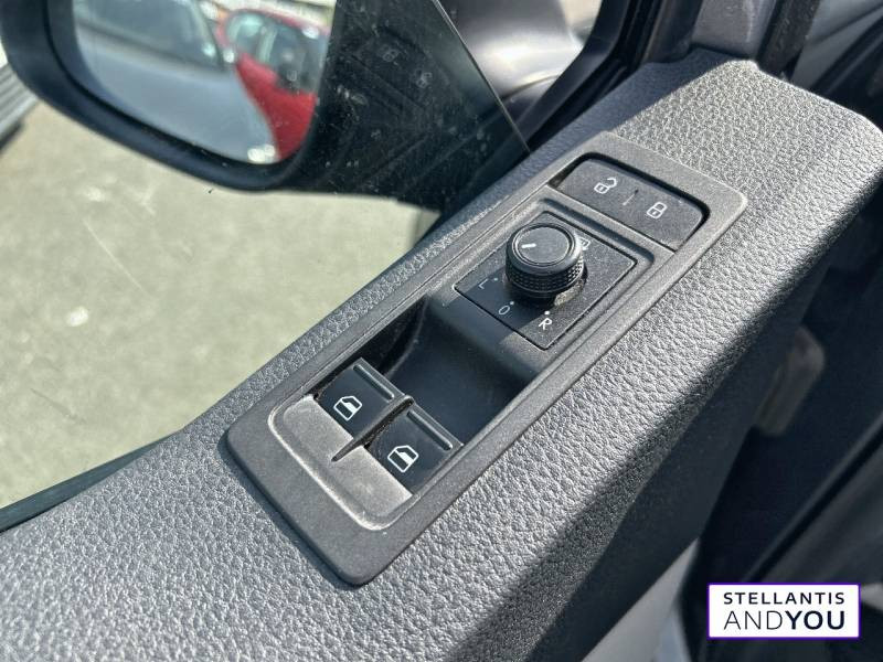 Volkswagen Transporter FOURGON FGN VITRE L2H1 2.0 TDI 150 4MOTION  occasion  VILLENEUVE D'ASCQ - photo n10