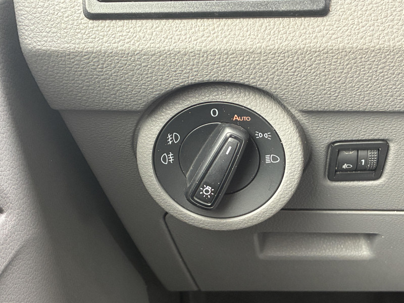 Volkswagen Transporter TRANSPORTER 6.1 VAN L1H1 2.0 TDI 110 BVM5 BUSINESS 4p  occasion  LESCAR - photo n20