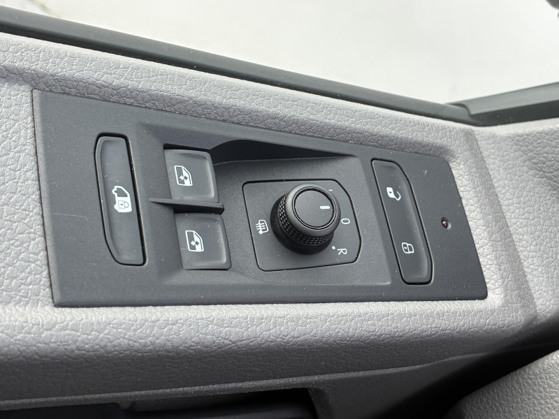 Volkswagen Transporter TRANSPORTER 6.1 VAN L1H1 2.0 TDI 110 BVM5 BUSINESS 4p  occasion  LESCAR - photo n17