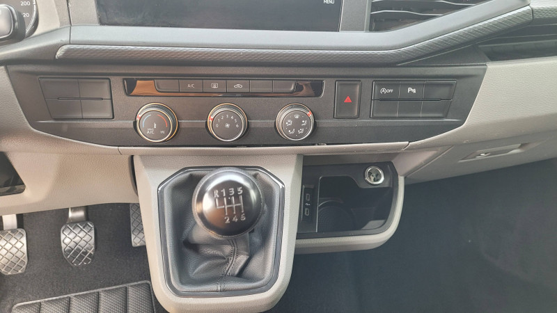 Volkswagen Transporter TRANSPORTER 6.1 VAN L1H1 2.0 TDI 150 BVM6 BUSINESS PLUS 4p  occasion à Onet-le-Chteau - photo n°14