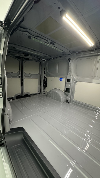 Volkswagen Transporter Transporter T7 L1H1 2.0 TDI 150ch Business BVA8 2025 - photo n°8 Volkswagen Transporter Transporter T7 L1H1 2.0 TDI 150ch Business BVA8  occasion à SAINT-GREGOIRE - photo n°8