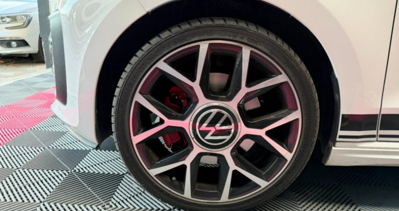 Volkswagen Up UP! 2.0 1.0 115 cv BVM6 GTI / 2ND MAIN / REVISION À JOUR 2021 - photo n°7 Volkswagen Up UP! 2.0 1.0 115 cv BVM6 GTI / 2ND MAIN / REVISION À JOUR  occasion à Marignane - photo n°7