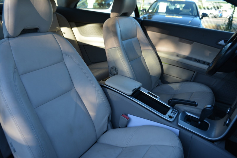 Volvo C70 D3 150CH MOMENTUM GEARTRONIC 2011 - photo n°9 Volvo C70 D3 150CH MOMENTUM GEARTRONIC  occasion à Toulouse - photo n°9