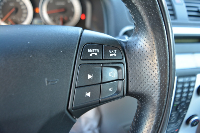 Volvo C70 D3 150CH MOMENTUM GEARTRONIC 2011 - photo n°18 Volvo C70 D3 150CH MOMENTUM GEARTRONIC  occasion à Toulouse - photo n°18