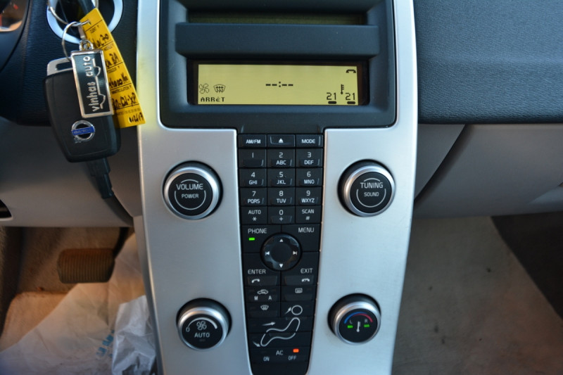 Volvo C70 D3 150CH MOMENTUM GEARTRONIC 2011 - photo n°20 Volvo C70 D3 150CH MOMENTUM GEARTRONIC  occasion à Toulouse - photo n°20