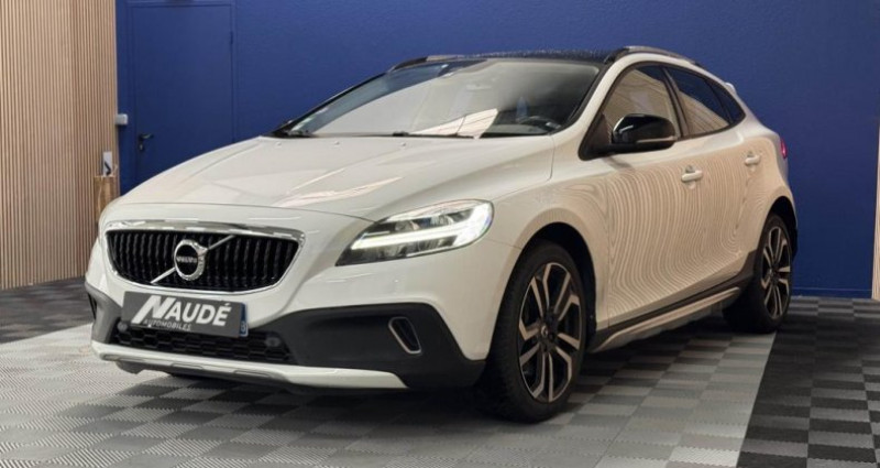 Volvo V40 CROSS COUNTRY 1.5 T3 152 CH - BVA Geartronic 6 - Momentum 2017 - photo n°3 Volvo V40 CROSS COUNTRY 1.5 T3 152 CH - BVA Geartronic 6 - Momentum  occasion à Lozanne - photo n°3