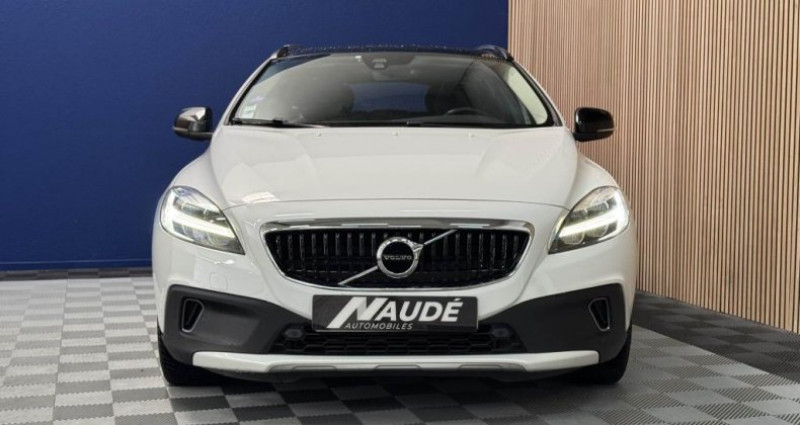 Volvo V40 CROSS COUNTRY 1.5 T3 152 CH - BVA Geartronic 6 - Momentum 2017 - photo n°2 Volvo V40 CROSS COUNTRY 1.5 T3 152 CH - BVA Geartronic 6 - Momentum  occasion à Lozanne - photo n°2