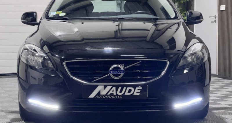 Volvo V40 D2 FAP Stop&Start - 120ch Momentum - Caméra de recul 2015 - photo n°2 Volvo V40 D2 FAP Stop&Start - 120ch Momentum - Caméra de recul  occasion à CHAPONOST - photo n°2