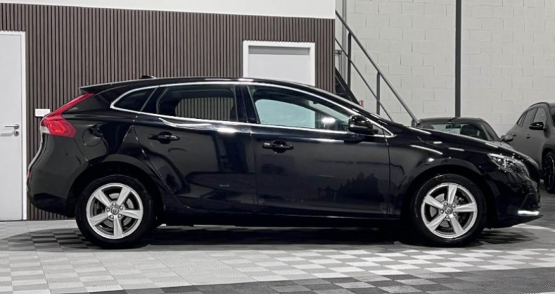 Volvo V40 D2 FAP Stop&Start - 120ch Momentum - Caméra de recul 2015 - photo n°7 Volvo V40 D2 FAP Stop&Start - 120ch Momentum - Caméra de recul  occasion à CHAPONOST - photo n°7