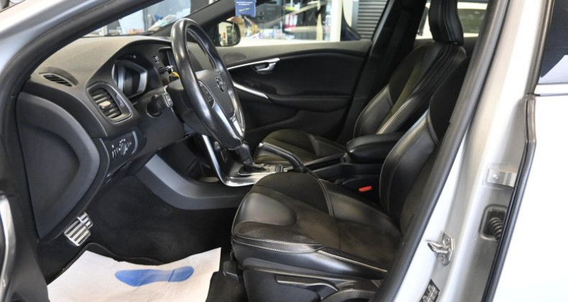 Volvo V40 D3 150 Geartronic 6 R-Design 2017 - photo n°7 Volvo V40 D3 150 Geartronic 6 R-Design  occasion à ST SATURNIN - photo n°7