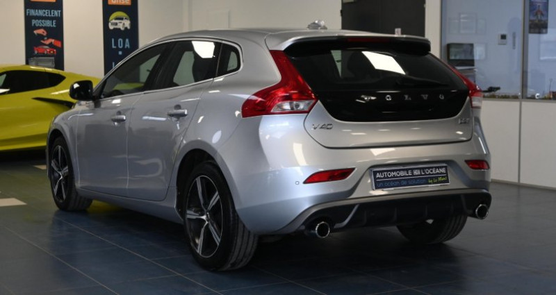 Volvo V40 D3 150 Geartronic 6 R-Design 2017 - photo n°6 Volvo V40 D3 150 Geartronic 6 R-Design  occasion à ST SATURNIN - photo n°6