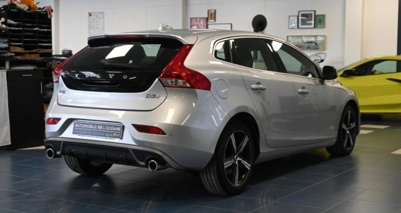 Volvo V40 D3 150 Geartronic 6 R-Design 2017 - photo n°4 Volvo V40 D3 150 Geartronic 6 R-Design  occasion à ST SATURNIN - photo n°4
