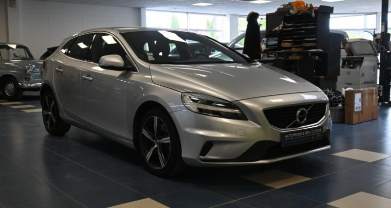 Volvo V40 D3 150 Geartronic 6 R-Design 2017 - photo n°3 Volvo V40 D3 150 Geartronic 6 R-Design  occasion à ST SATURNIN - photo n°3