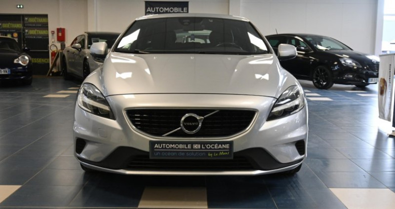 Volvo V40 D3 150 Geartronic 6 R-Design 2017 - photo n°2 Volvo V40 D3 150 Geartronic 6 R-Design  occasion à ST SATURNIN - photo n°2