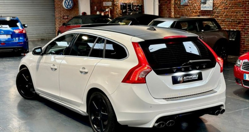 Volvo V60 T6 AWD R-Design 3.0L 6 cylindres 304 ch Toit ouvrant, Blueto 2011 - photo n°5 Volvo V60 T6 AWD R-Design 3.0L 6 cylindres 304 ch Toit ouvrant, Blueto  occasion à Halluin - photo n°5