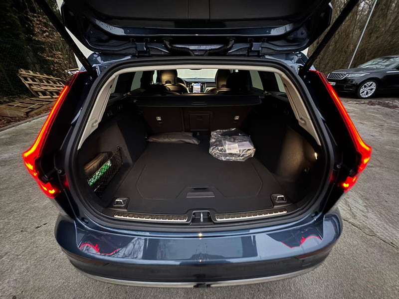 Volvo V60 V60 T6 AWD Hybride Rechargeable 253 ch + 145 ch Geartronic 8  occasion  Saint-Ouen l'Aumne - photo n8