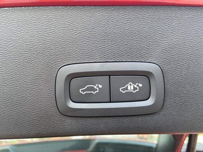 Volvo XC 2.0 MHEV 163 BVA CORE Camra JA 18 Hayon  occasion  Lescure-d'Albigeois - photo n17