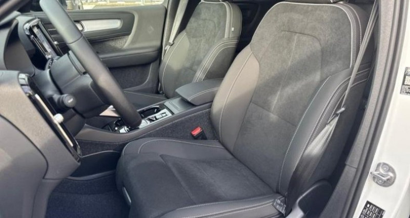 Volvo XC40 B3 163ch Black Edition DCT 7 2025 - photo n°5 Volvo XC40 B3 163ch Black Edition DCT 7  occasion à AUBIERE - photo n°5