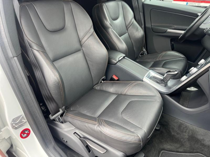 Volvo XC60 D4 190ch Summum Geartronic 2016 - photo n°19 Volvo XC60 D4 190ch Summum Geartronic  occasion à Barberey-Saint-Sulpice - photo n°19