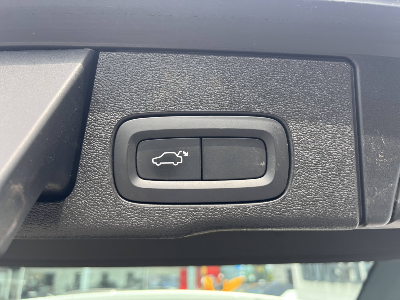 Volvo XC60 XC60 D4 AdBlue 190 ch Geartronic 8  occasion à Saint-Ouen l'Aumne - photo n°9