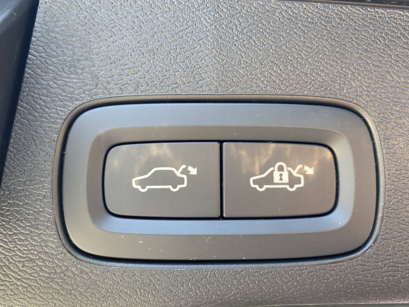Volvo XC60 XC60 T6 AWD Hybride rechargeable 253 ch+145 ch Geartronic 8  occasion à Saint-Ouen l'Aumne - photo n°10