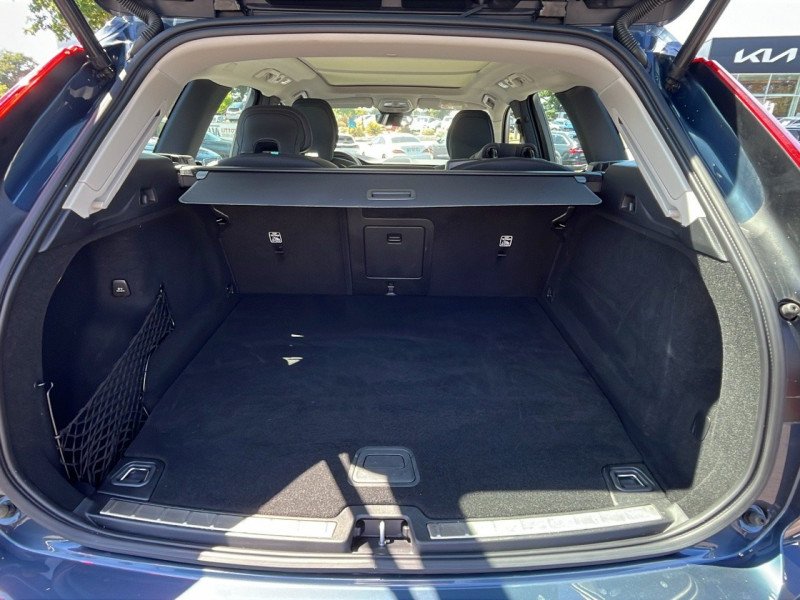 Volvo XC60 XC60 T6 Recharge AWD 253 ch + 145 ch Geartronic 8  occasion à Les Sables d'Olonne - photo n°7